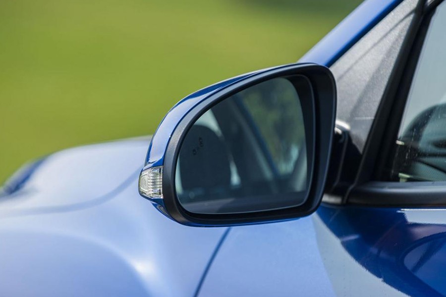 Gương chiếu hậu chỉnh điện tích hợp sấy điện và đèn rẽ báo