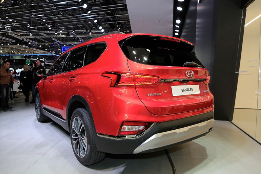 Đuôi xe mạnh mẽ