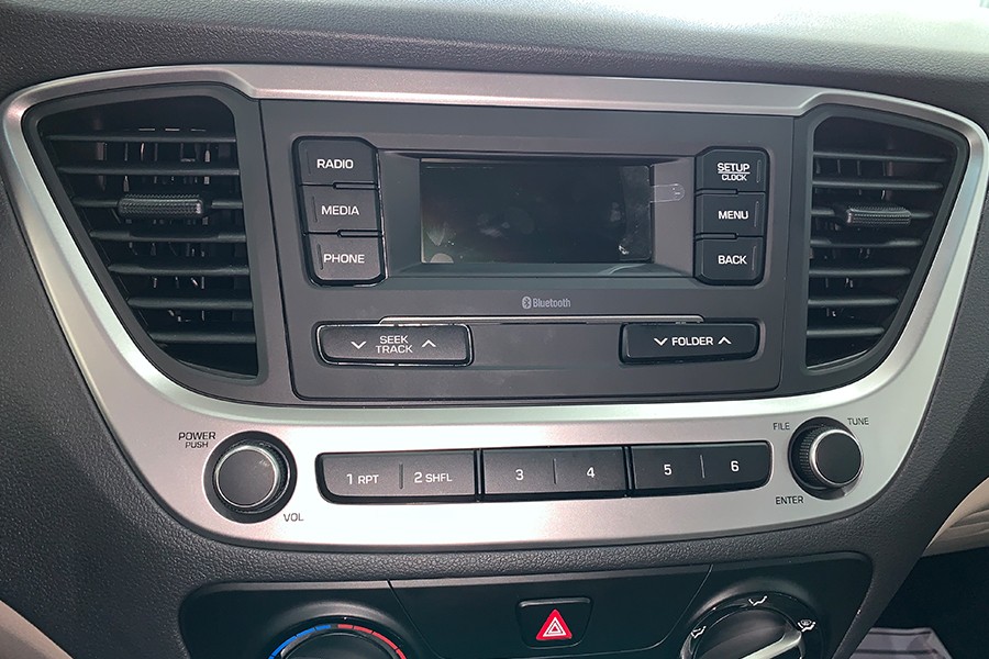 Nội thất Hyundai Accent 1.4 AT Đặc Biệt - Hình 7