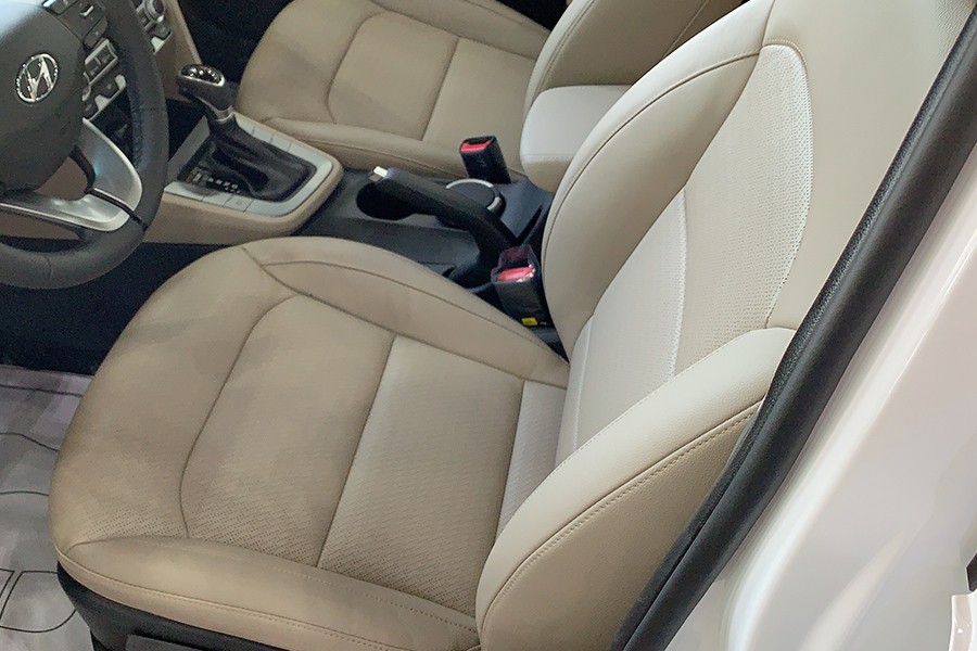 Ghế ngồi bộc da mỉ sang trọng