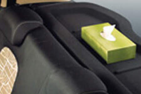 Khay để đồ phía sau